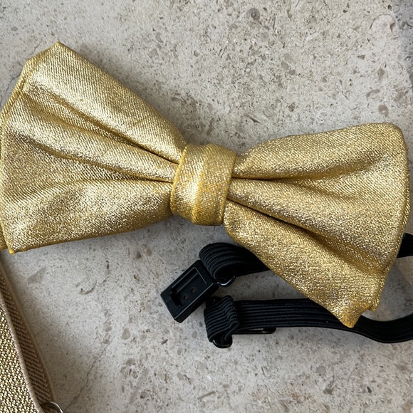 Gold suspenders and Bow tie set - Picture 2 of 3